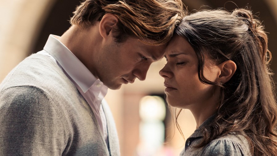 Maxton Hall: Ruby und James ACTIVE BEAUTY: dm Magazin für Beauty und Wohlbefinden plus Expertise vom dm friseur- & kosmetikstudio