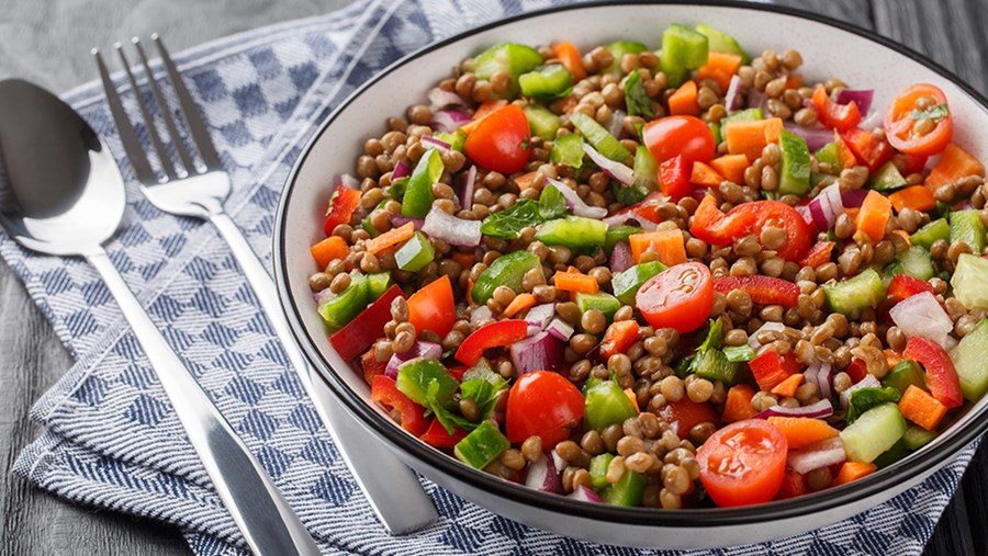 ACTIVE BEAUTY: dm Magazin für Beauty und Wohlbefinden plus Expertise vom dm friseur- & kosmetikstudio