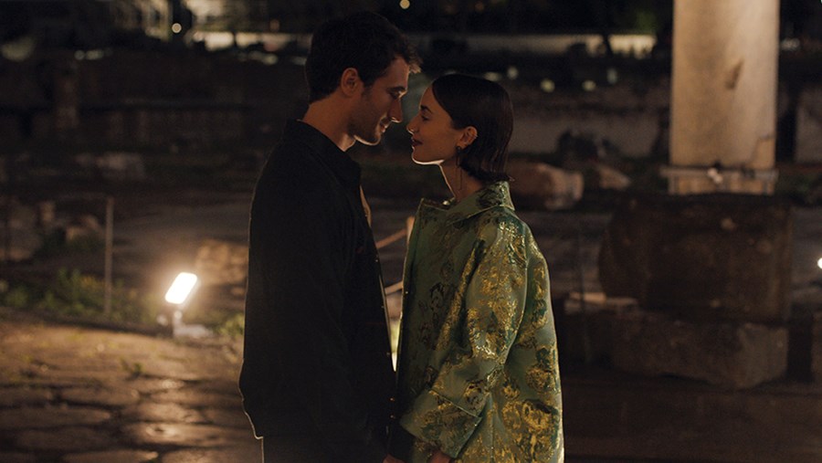 ACTIVE BEAUTY: dm Magazin für Beauty und Wohlbefinden plus Expertise vom dm friseur- & kosmetikstudio