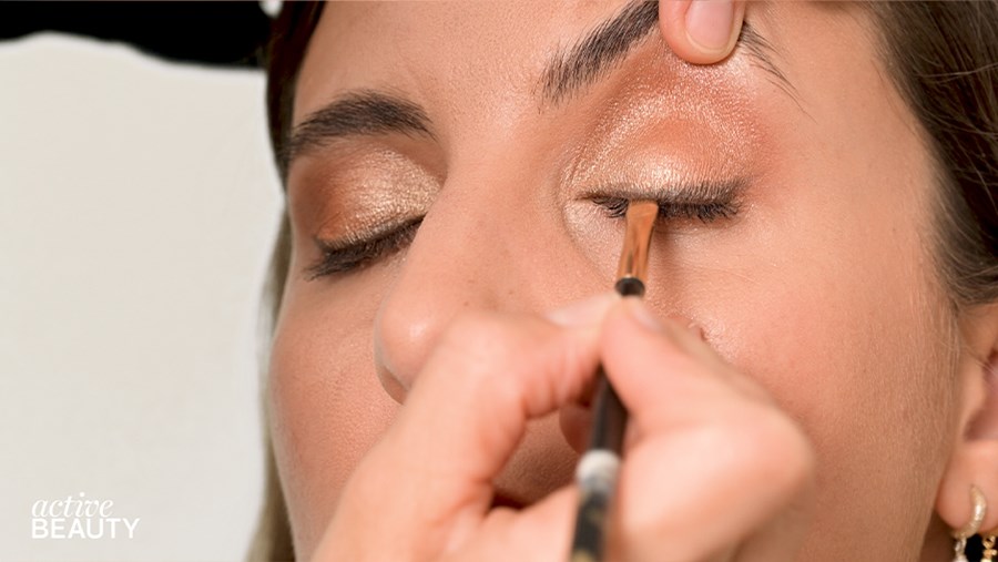 ACTIVE BEAUTY: dm Magazin für Beauty und Wohlbefinden plus Expertise vom dm friseur- & kosmetikstudio