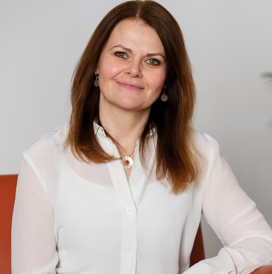 ACTIVE BEAUTY: dm Magazin für Beauty und Wohlbefinden plus Expertise vom dm friseur- & kosmetikstudio