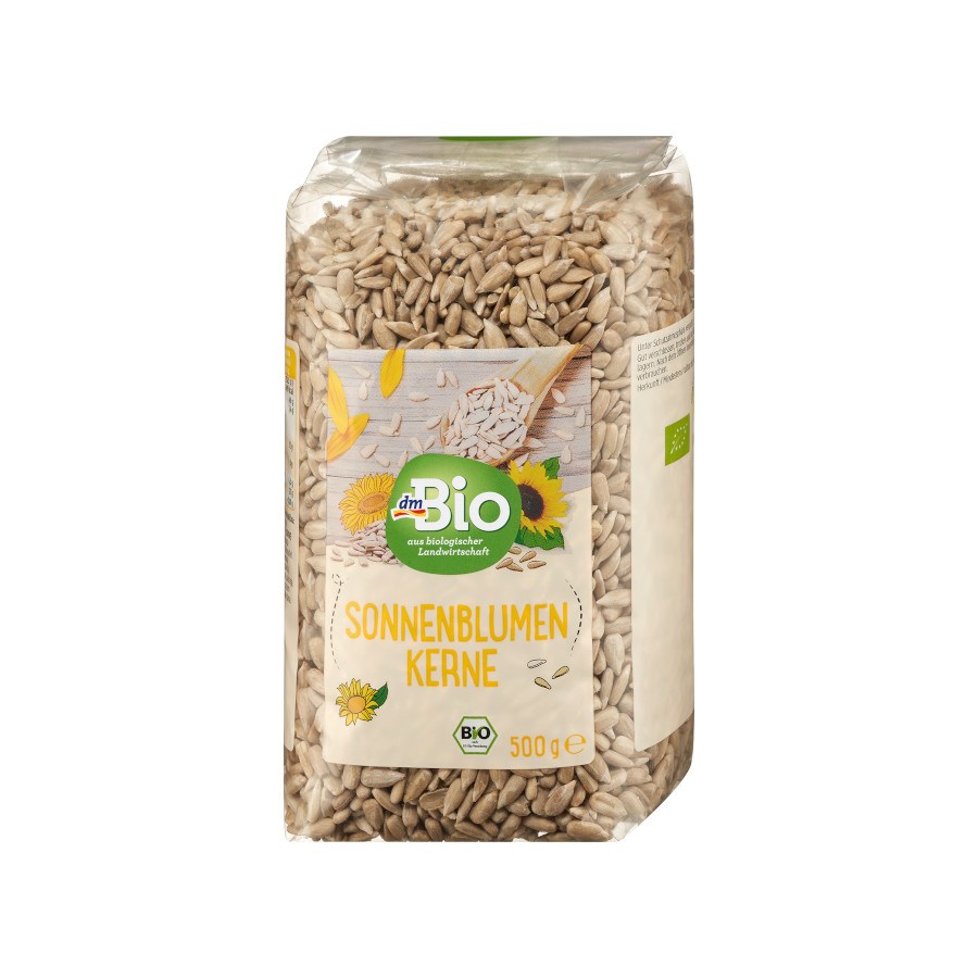 ACTIVE BEAUTY: dm Magazin für Beauty und Wohlbefinden plus Expertise vom dm friseur- & kosmetikstudio