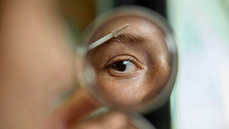 ACTIVE BEAUTY: dm Magazin für Beauty und Wohlbefinden plus Expertise vom dm friseur- & kosmetikstudio