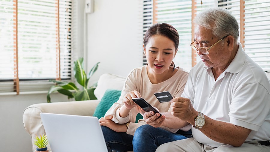 ACTIVE BEAUTY: dm Magazin für Beauty und Wohlbefinden plus Expertise vom dm friseur- & kosmetikstudio