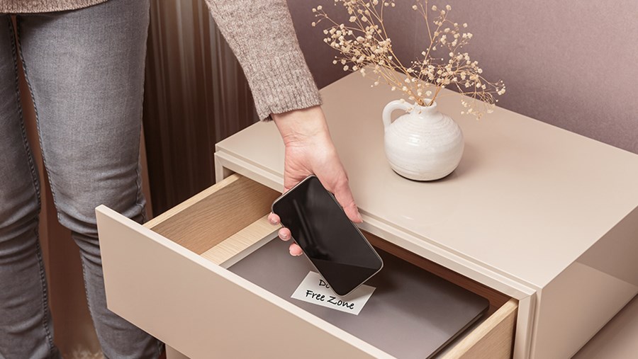 ACTIVE BEAUTY: dm Magazin für Beauty und Wohlbefinden plus Expertise vom dm friseur- & kosmetikstudio