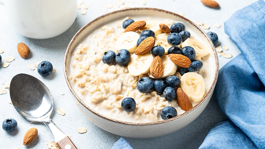 ACTIVE BEAUTY: dm Magazin für Beauty und Wohlbefinden plus Expertise vom dm friseur- & kosmetikstudio