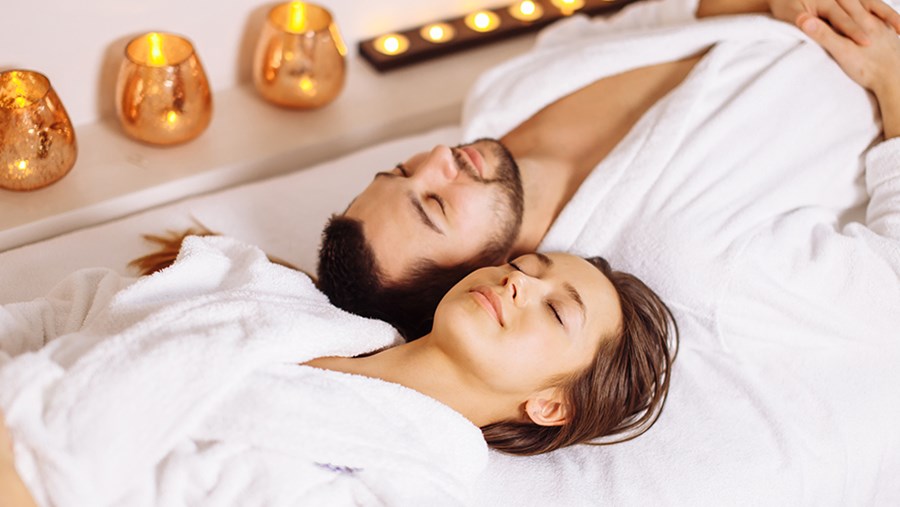 ACTIVE BEAUTY: dm Magazin für Beauty und Wohlbefinden plus Expertise vom dm friseur- & kosmetikstudio