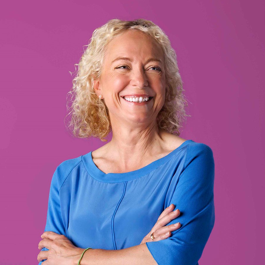 ACTIVE BEAUTY: dm Magazin für Beauty und Wohlbefinden plus Expertise vom dm friseur- & kosmetikstudio