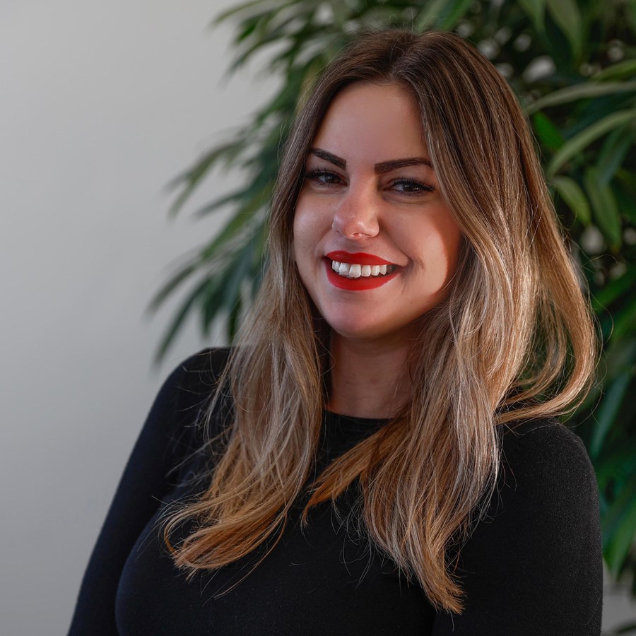 ACTIVE BEAUTY: dm Magazin für Beauty und Wohlbefinden plus Expertise vom dm friseur- & kosmetikstudio