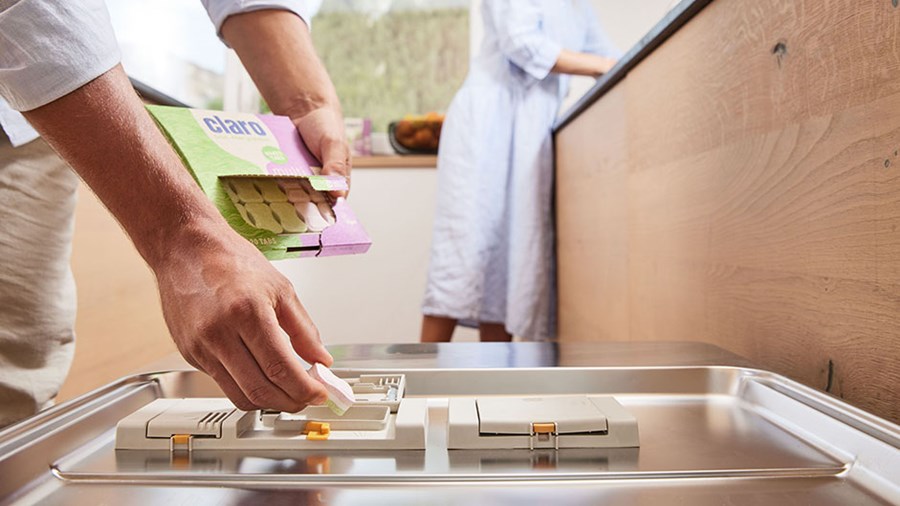 ACTIVE BEAUTY: dm Magazin für Beauty und Wohlbefinden plus Expertise vom dm friseur- & kosmetikstudio