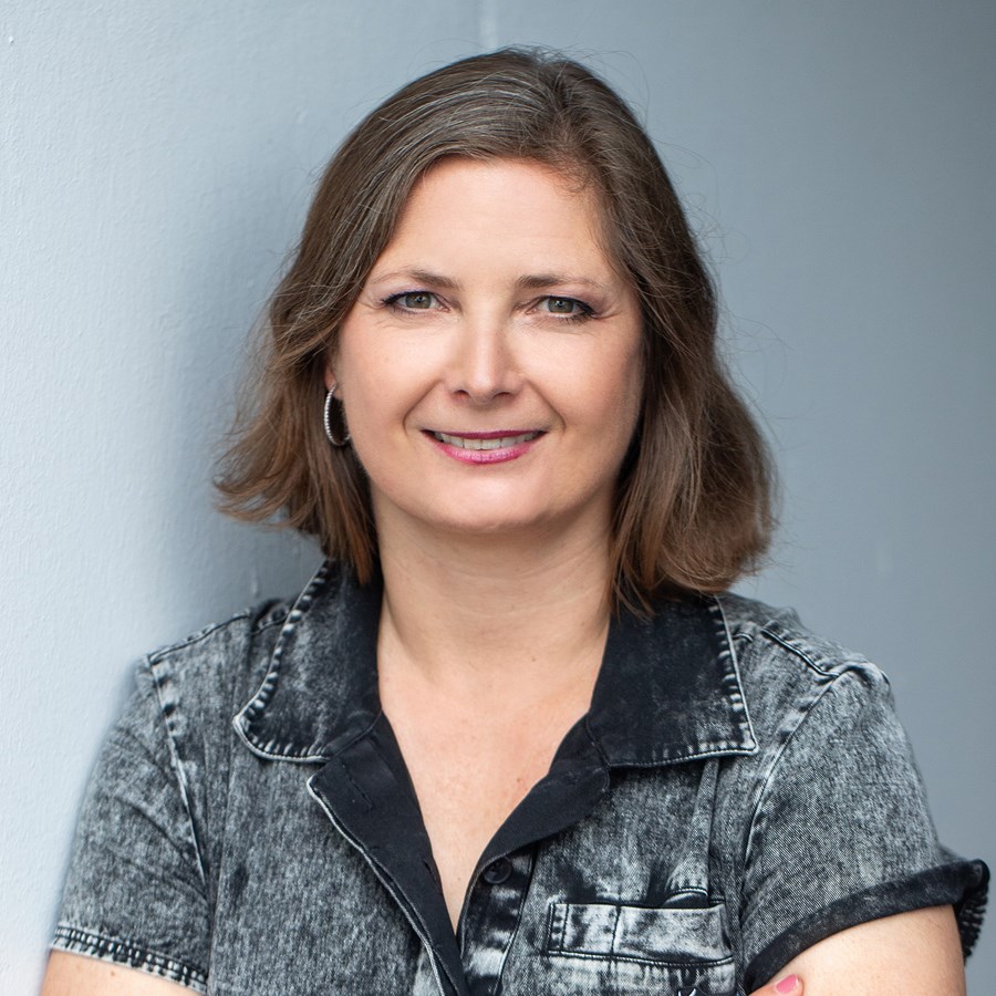 ACTIVE BEAUTY: dm Magazin für Beauty und Wohlbefinden plus Expertise vom dm friseur- & kosmetikstudio