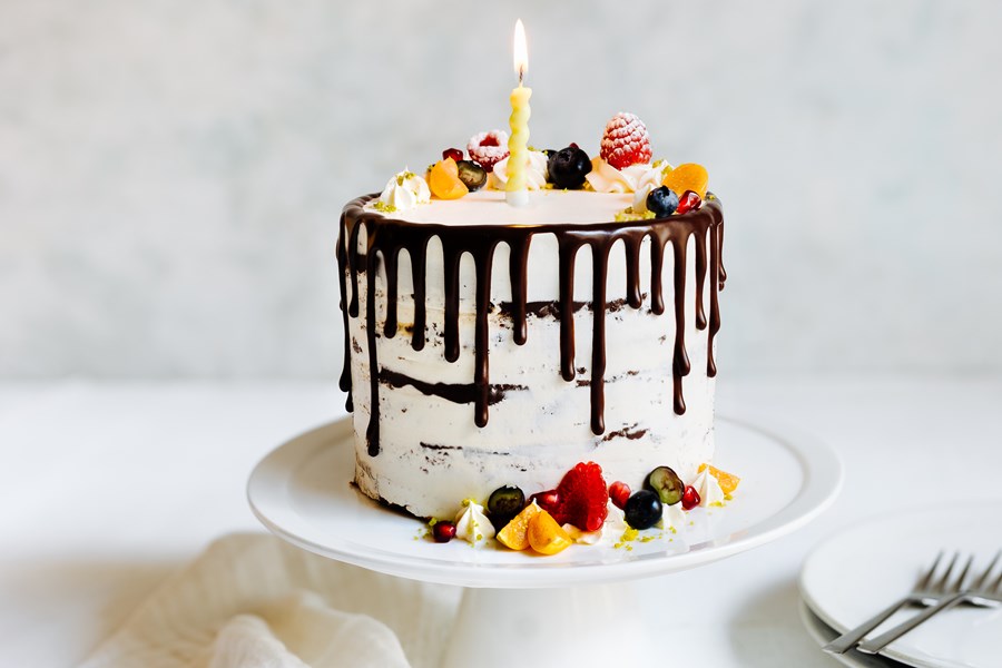 ACTIVE BEAUTY: dm Magazin für Beauty und Wohlbefinden plus Expertise vom dm friseur- & kosmetikstudio