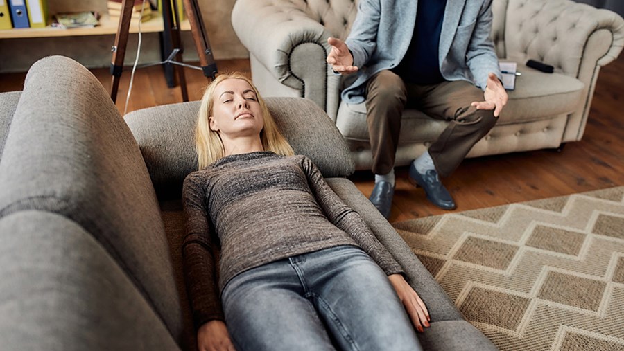 ACTIVE BEAUTY: dm Magazin für Beauty und Wohlbefinden plus Expertise vom dm friseur- & kosmetikstudio