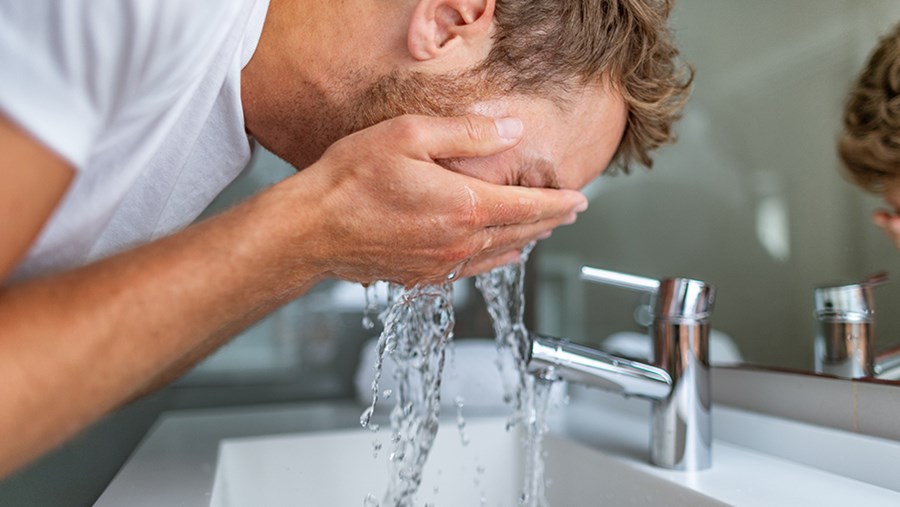 ACTIVE BEAUTY: dm Magazin für Beauty und Wohlbefinden plus Expertise vom dm friseur- & kosmetikstudio