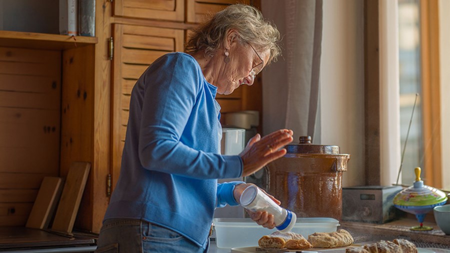 ACTIVE BEAUTY: dm Magazin für Beauty und Wohlbefinden plus Expertise vom dm friseur- & kosmetikstudio