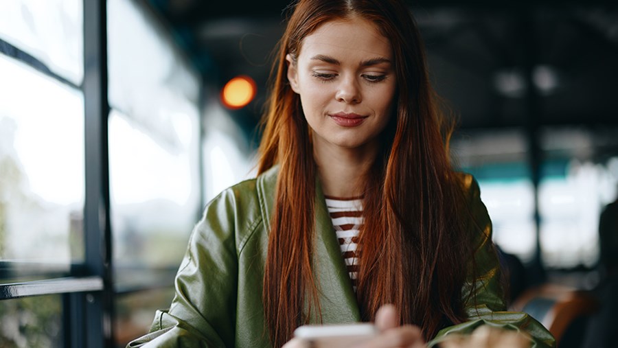 ACTIVE BEAUTY: dm Magazin für Beauty und Wohlbefinden plus Expertise vom dm friseur- & kosmetikstudio