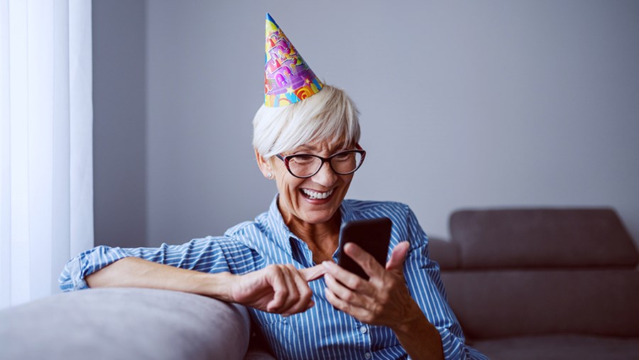 ACTIVE BEAUTY: dm Magazin für Beauty und Wohlbefinden plus Expertise vom dm friseur- & kosmetikstudio