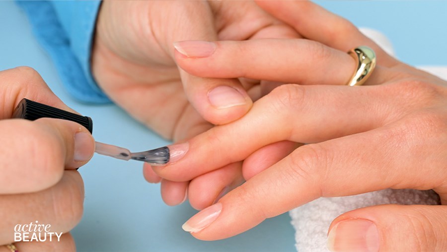 ACTIVE BEAUTY: dm Magazin für Beauty und Wohlbefinden plus Expertise vom dm friseur- & kosmetikstudio