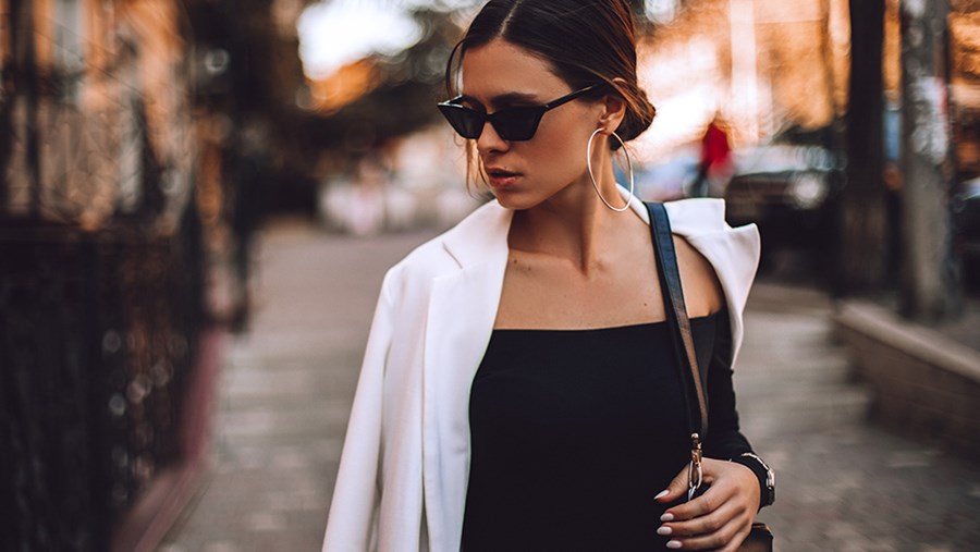 ACTIVE BEAUTY: dm Magazin für Beauty und Wohlbefinden plus Expertise vom dm friseur- & kosmetikstudio