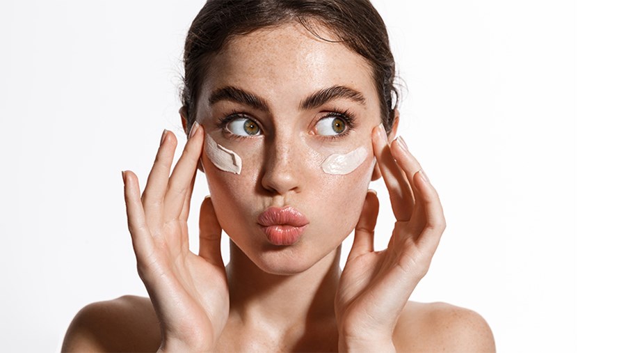 ACTIVE BEAUTY: dm Magazin für Beauty und Wohlbefinden plus Expertise vom dm friseur- & kosmetikstudio