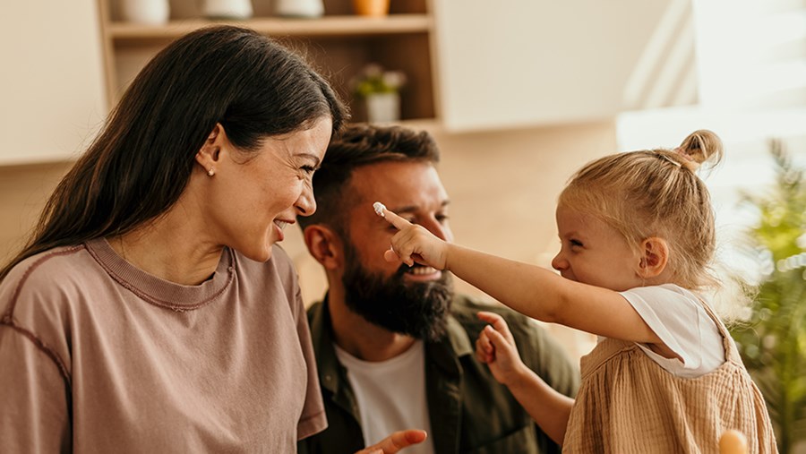 ACTIVE BEAUTY: dm Magazin für Beauty und Wohlbefinden plus Expertise vom dm friseur- & kosmetikstudio