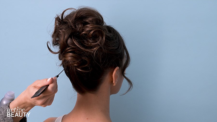 ACTIVE BEAUTY: dm Magazin für Beauty und Wohlbefinden plus Expertise vom dm friseur- & kosmetikstudio