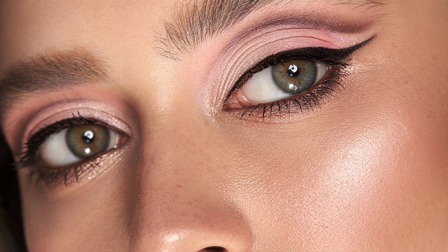 ACTIVE BEAUTY: dm Magazin für Beauty und Wohlbefinden plus Expertise vom dm friseur- & kosmetikstudio