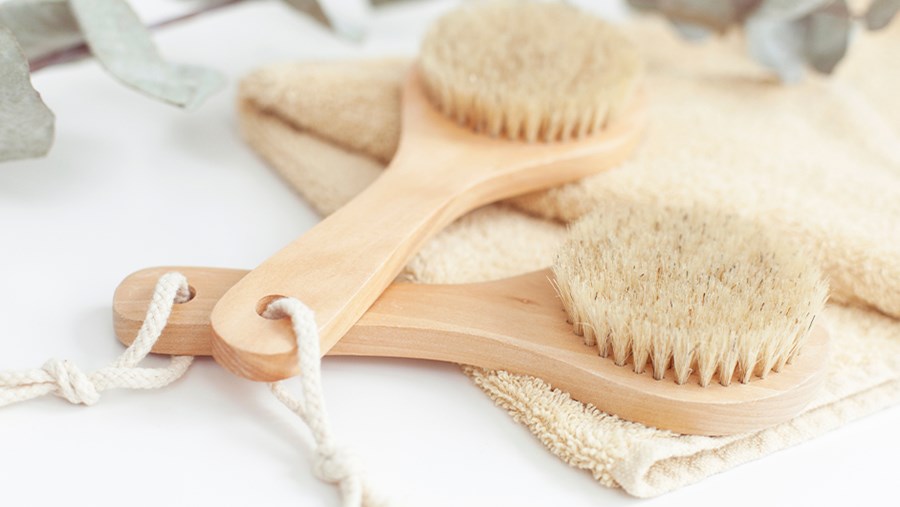 ACTIVE BEAUTY: dm Magazin für Beauty und Wohlbefinden plus Expertise vom dm friseur- & kosmetikstudio