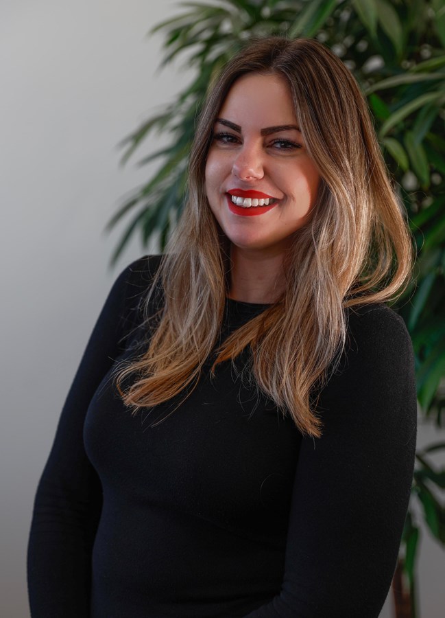 ACTIVE BEAUTY: dm Magazin für Beauty und Wohlbefinden plus Expertise vom dm friseur- & kosmetikstudio