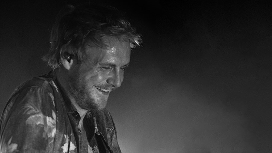 ACTIVE BEAUTY: dm Magazin für Beauty und Wohlbefinden plus Expertise vom dm friseur- & kosmetikstudio